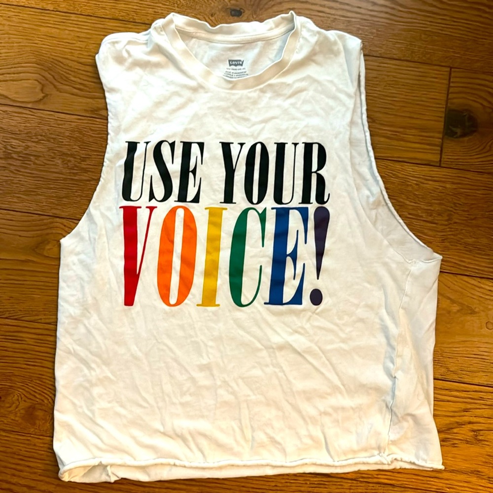 Levi’s Cropped Pride Tank